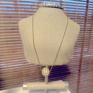 Gorgeous Kate Spade necklace